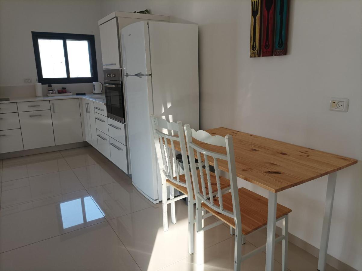 נוגה בגולן Apartment Katzrin Exterior photo